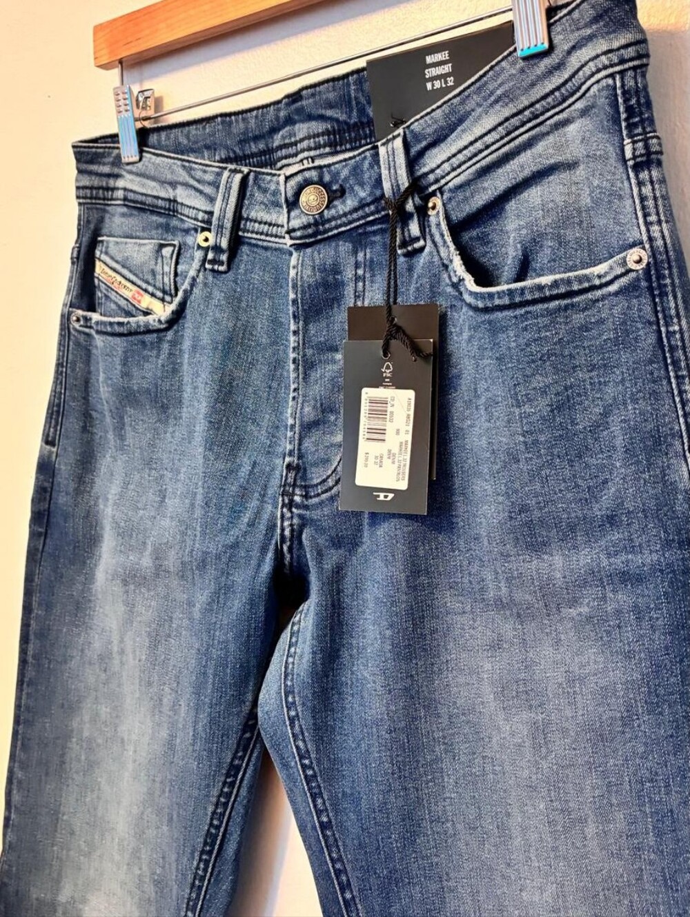 NWT Diesel Men's Straight Leg Jeans – Medium Wash (Brand New) - Picture 3 of 5